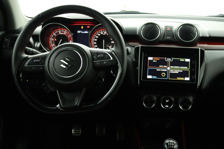 Suzuki Swift - 1.4 Sport Smart Hybrid 65