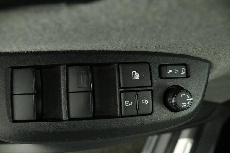 Toyota Yaris - 1.5 Hybrid Launch Edition 28