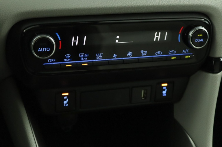 Toyota Yaris - 1.5 Hybrid Launch Edition 7