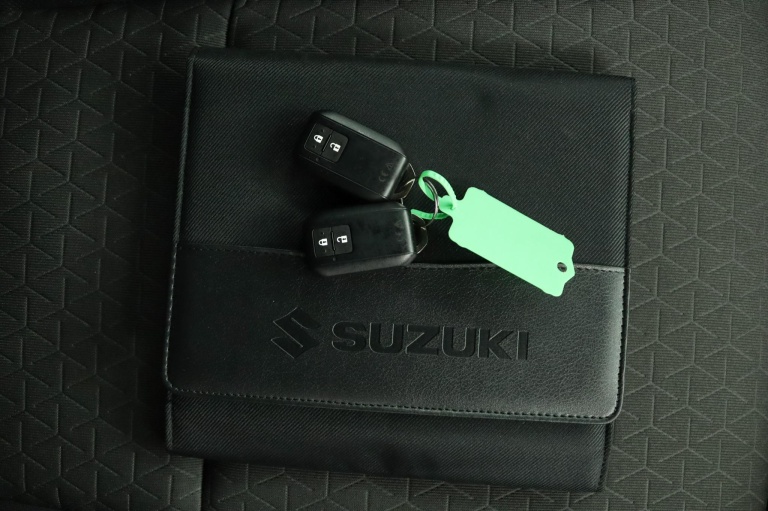 Suzuki Swift - 1.2 Style Smart Hybrid 11