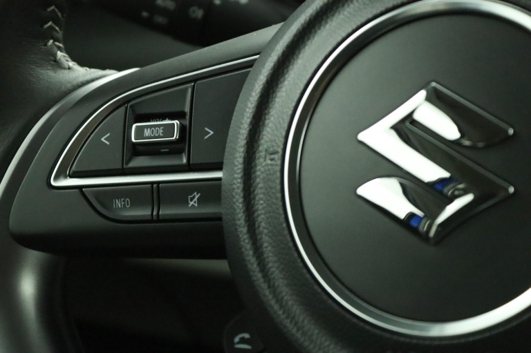 Suzuki Swift - 1.2 Style Smart Hybrid 19