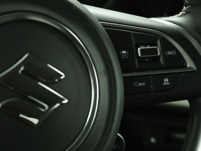 Suzuki Swift - 1.2 Style Smart Hybrid