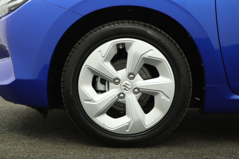 Suzuki Swift - 1.2 Style Smart Hybrid 40