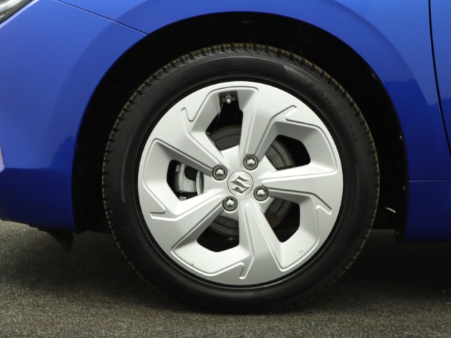 Suzuki Swift - 1.2 Style Smart Hybrid