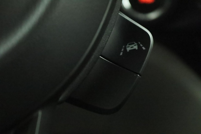 Suzuki Swift - 1.2 Style Smart Hybrid 47