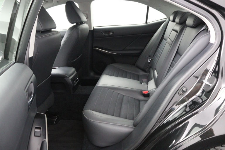 Lexus IS - 300h 25th Edition 18