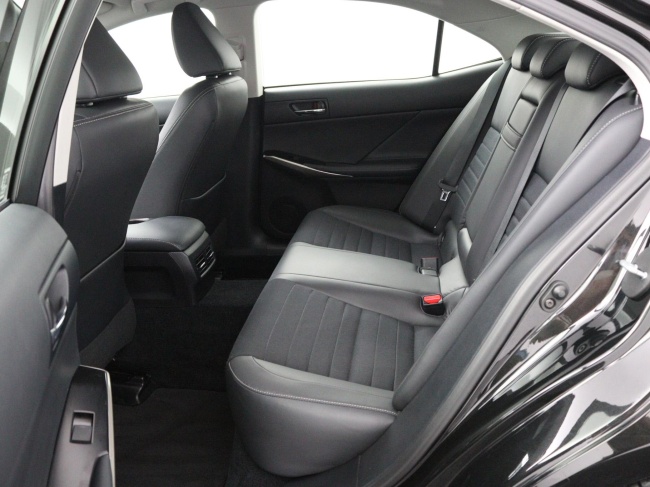 Lexus IS - 300h 25th Edition