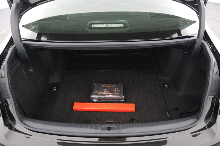 Lexus IS - 300h 25th Edition 23