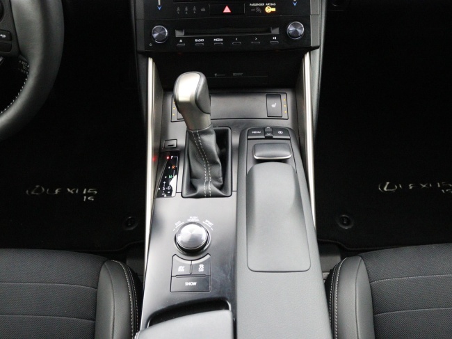 Lexus IS - 300h 25th Edition