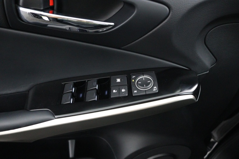 Lexus IS - 300h 25th Edition 26