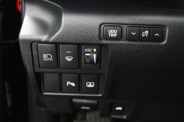 Lexus IS - 300h 25th Edition 27