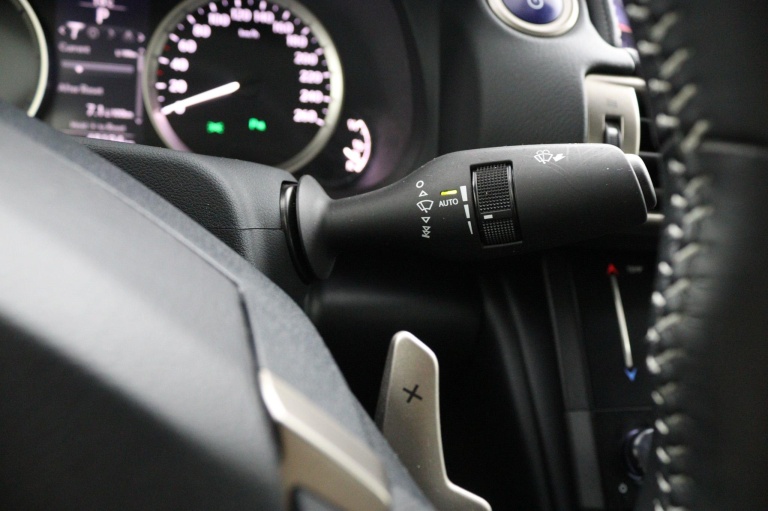 Lexus IS - 300h 25th Edition 29