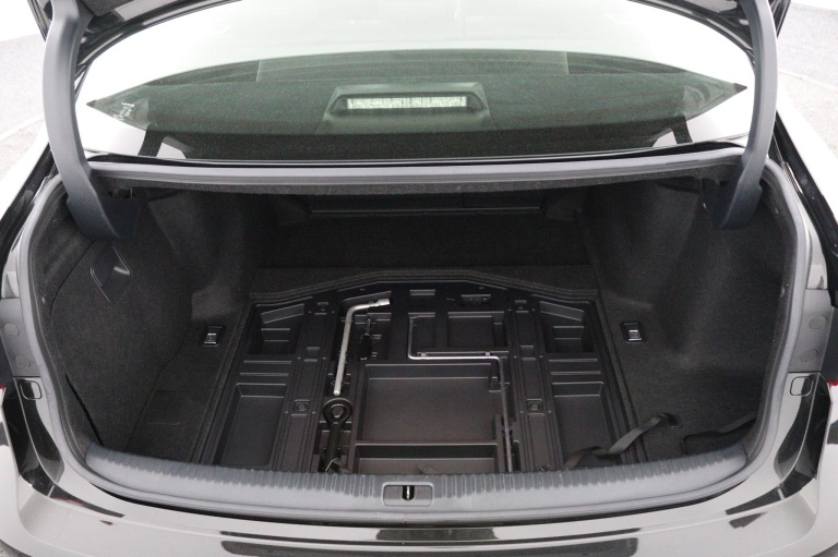 Lexus IS - 300h 25th Edition 31