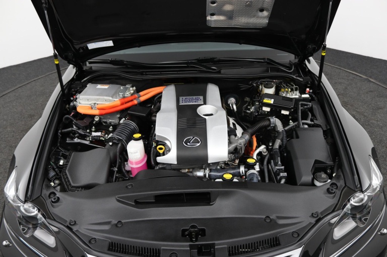 Lexus IS - 300h 25th Edition 32