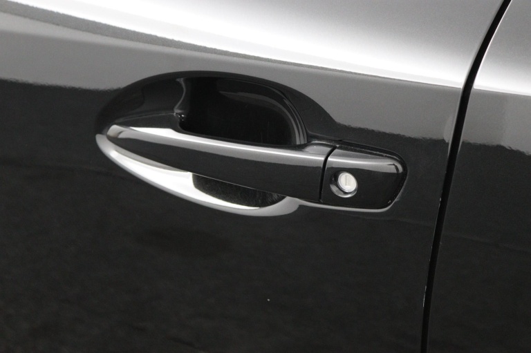 Lexus IS - 300h 25th Edition 34