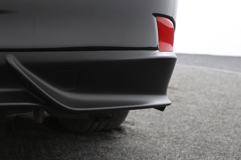 Lexus IS - 300h 25th Edition 36