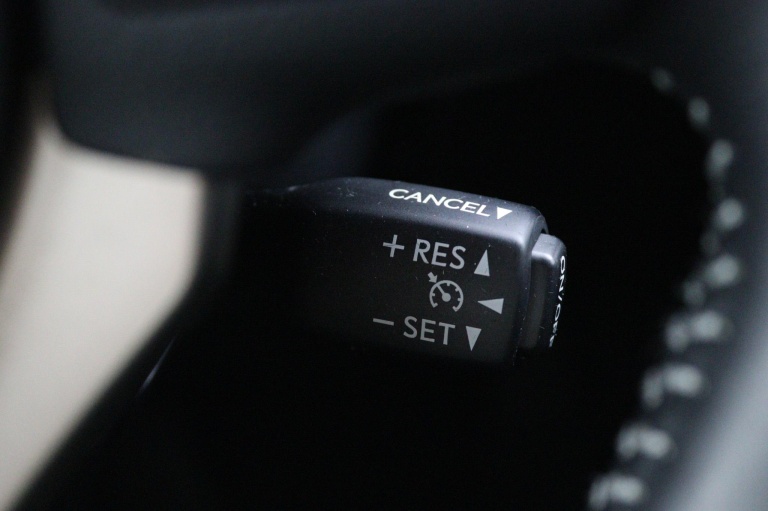 Lexus IS - 300h 25th Edition 37