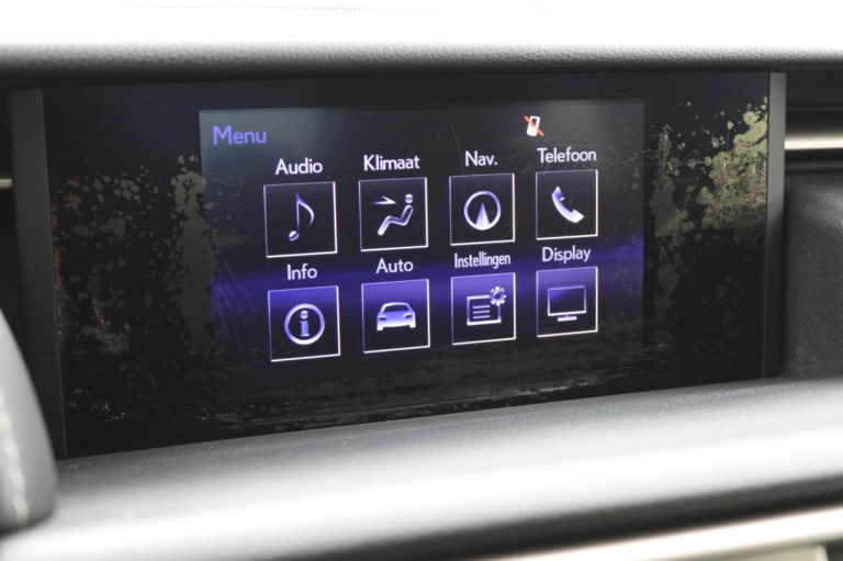 Lexus IS - 300h 25th Edition 39