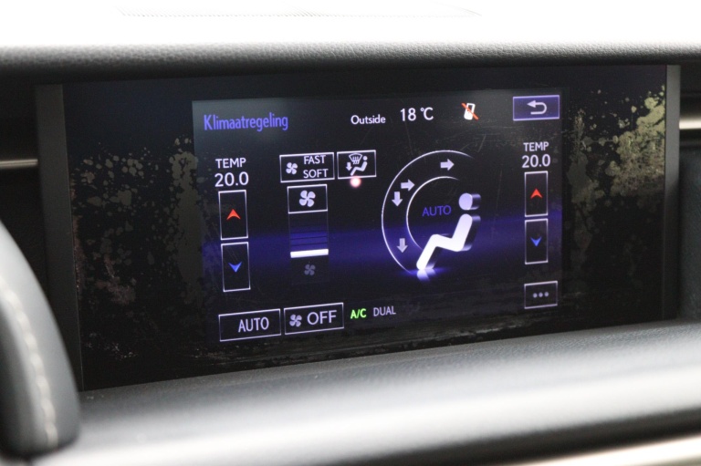 Lexus IS - 300h 25th Edition 42