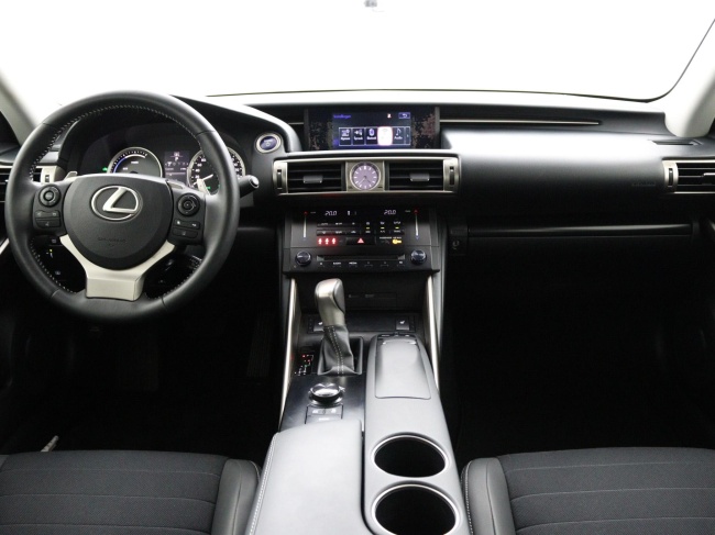 Lexus IS - 300h 25th Edition