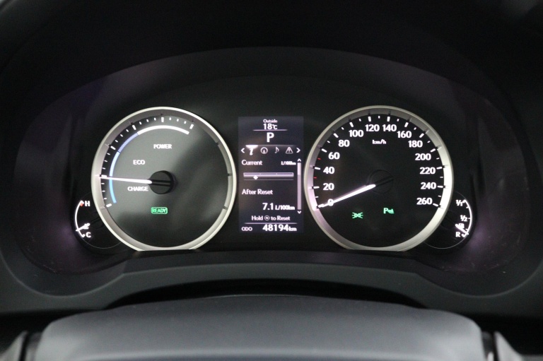 Lexus IS - 300h 25th Edition 6