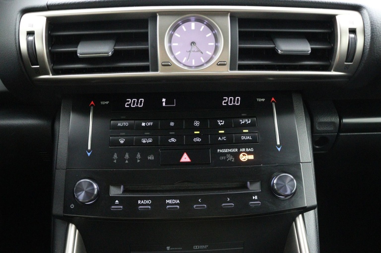 Lexus IS - 300h 25th Edition 7