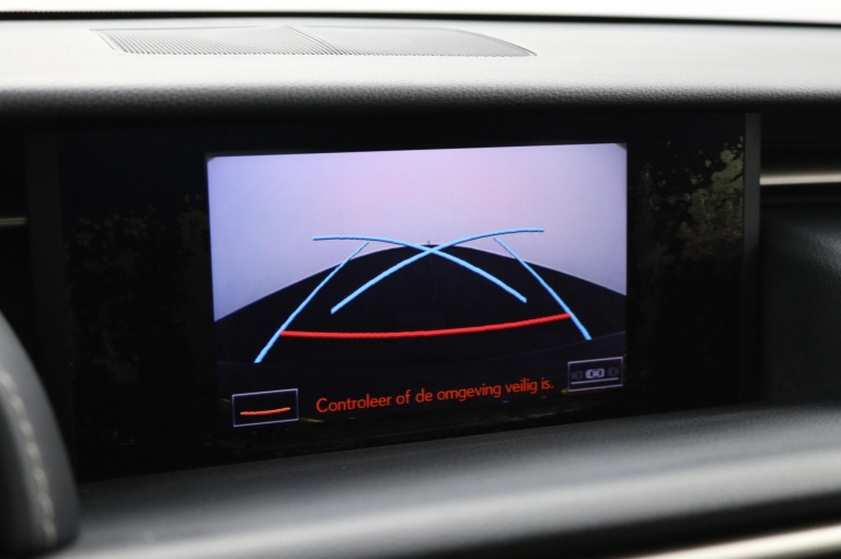 Lexus IS - 300h 25th Edition 9