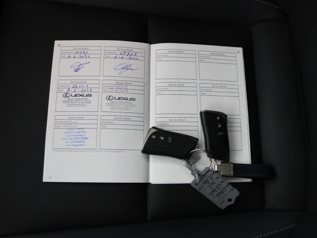 Lexus ES - 300h Preference Line