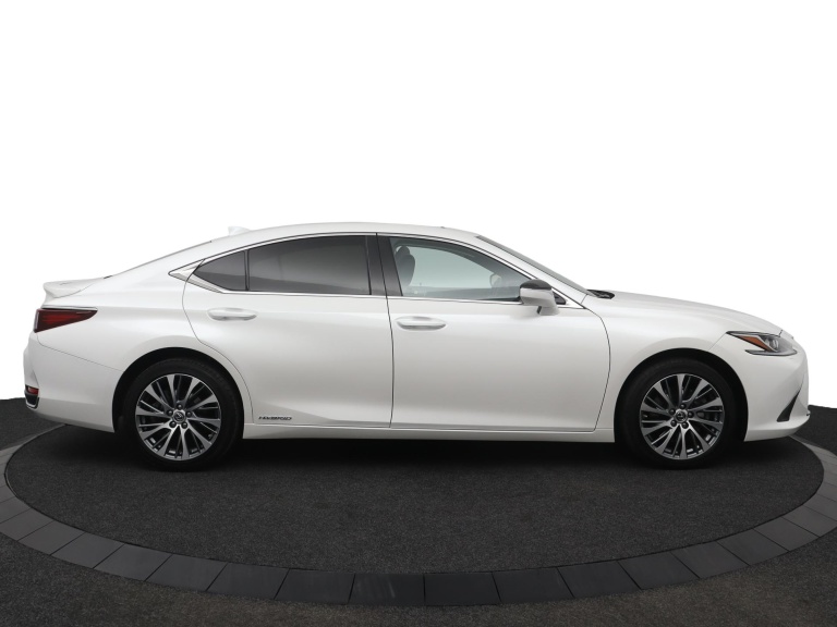 Lexus ES - 300h Preference Line 13