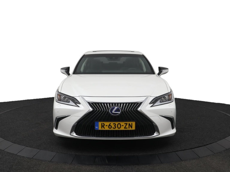 Lexus ES - 300h Preference Line 16
