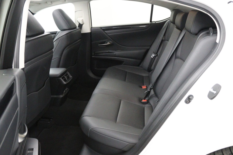 Lexus ES - 300h Preference Line 18