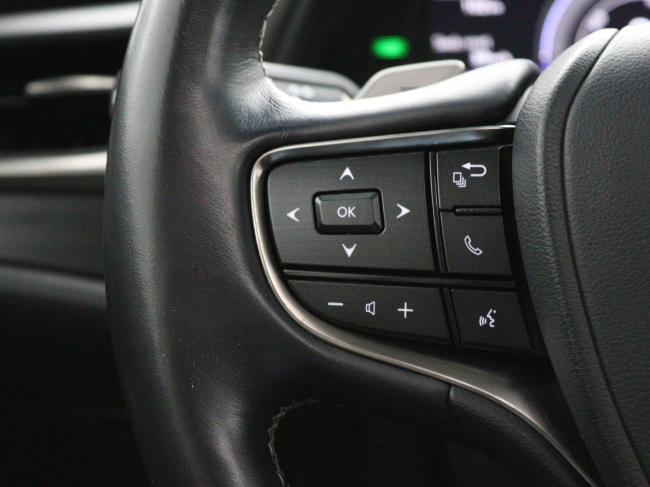 Lexus ES - 300h Preference Line