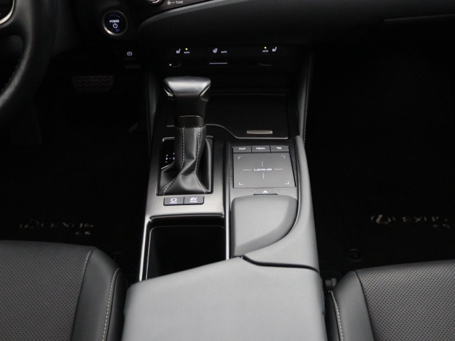Lexus ES - 300h Preference Line