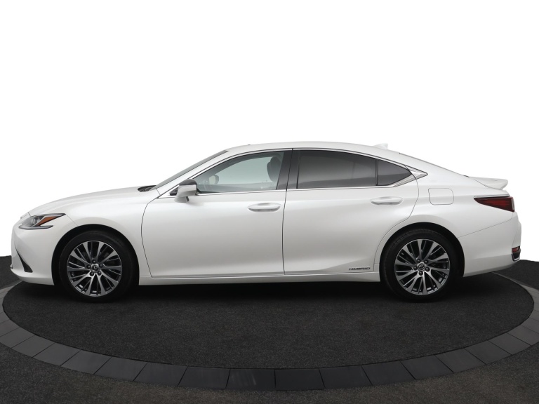 Lexus ES - 300h Preference Line 3