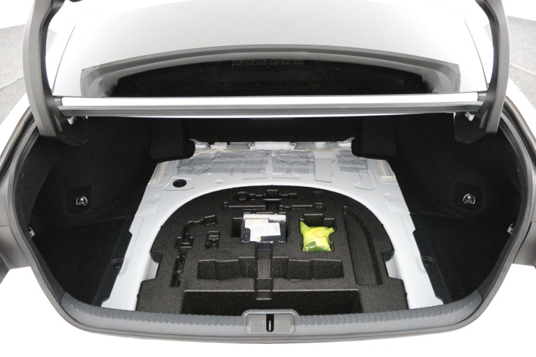 Lexus ES - 300h Preference Line 31