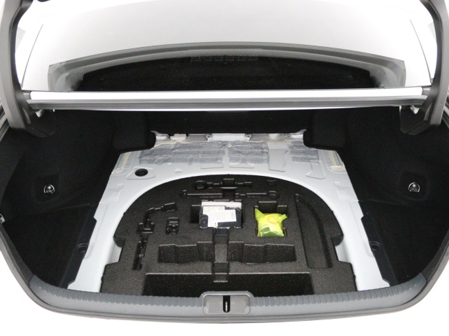 Lexus ES - 300h Preference Line