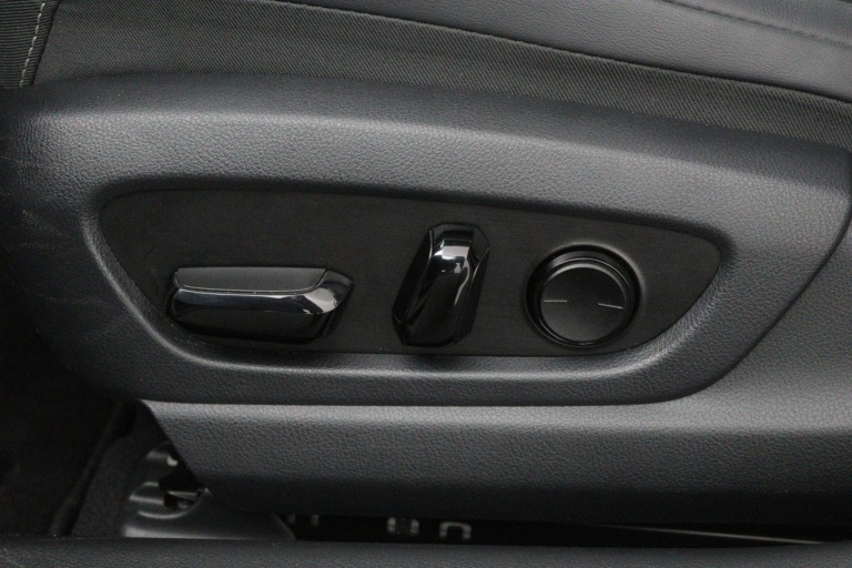 Lexus ES - 300h Preference Line 36