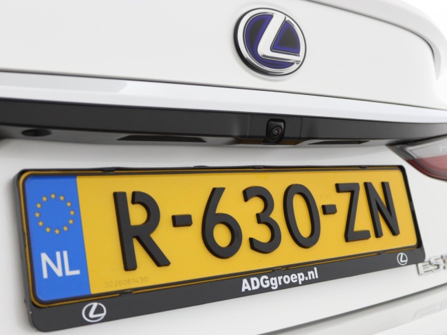 Lexus ES - 300h Preference Line