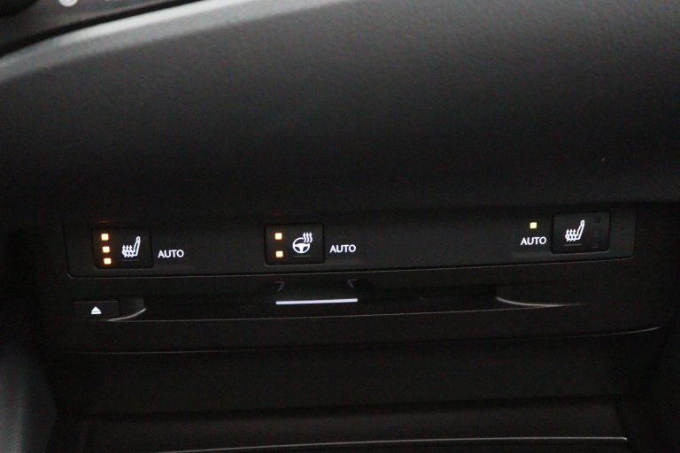 Lexus ES - 300h Preference Line 43