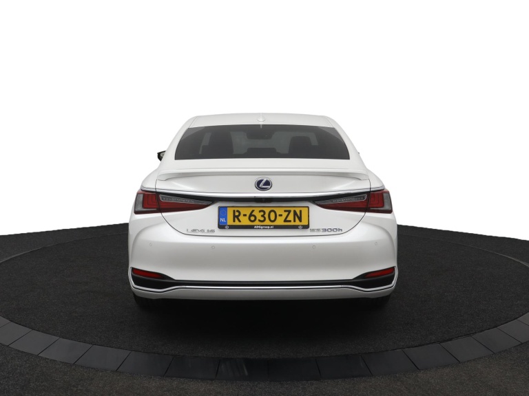 Lexus ES - 300h Preference Line 51