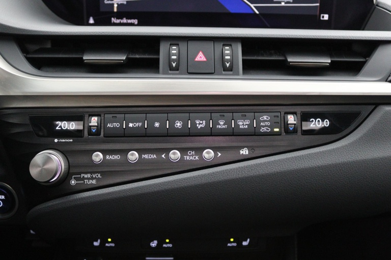 Lexus ES - 300h Preference Line 7