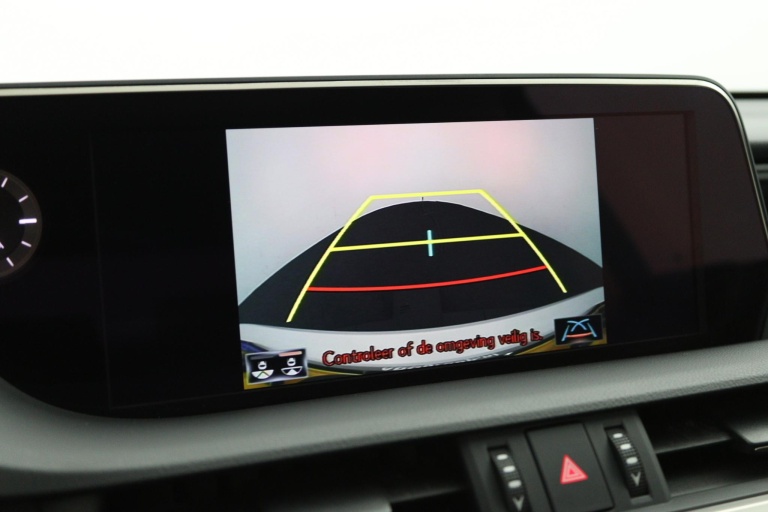 Lexus ES - 300h Preference Line 9