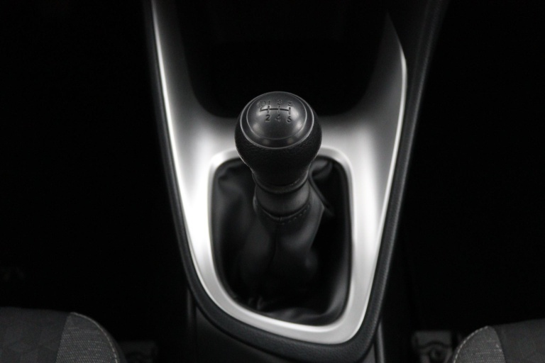 Toyota Yaris - 1.5 VVT-i Dynamic 26