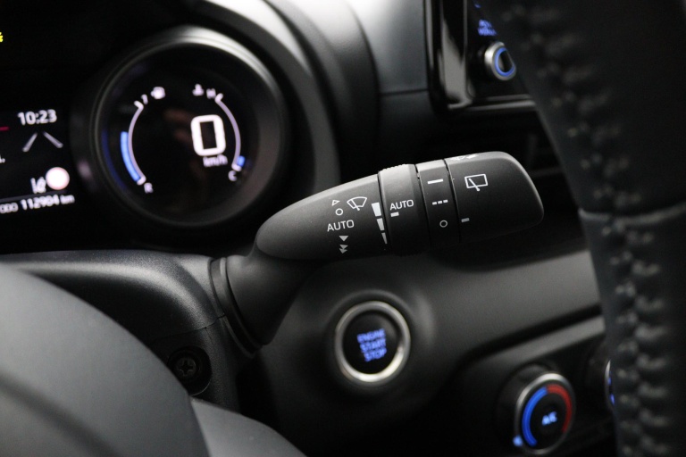 Toyota Yaris - 1.5 VVT-i Dynamic 30