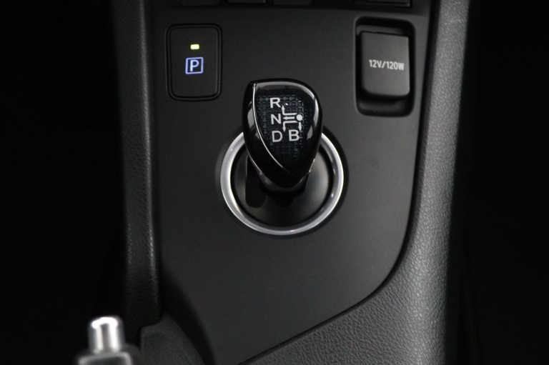 Toyota Auris - 1.8 Hybrid Aspiration 24