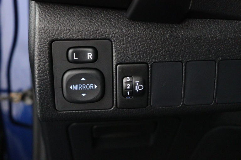 Toyota Auris - 1.8 Hybrid Aspiration 26