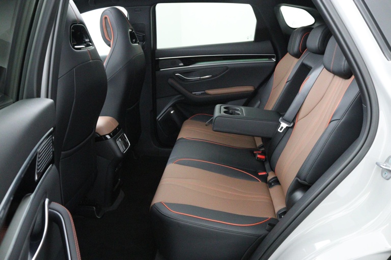 BYD SEAL U - 1.5 T DM-i AWD Design 15