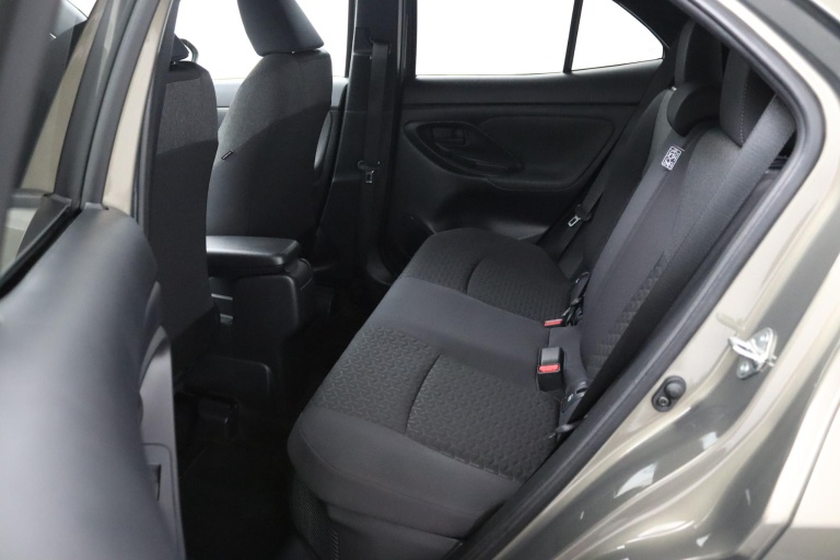 Toyota Yaris Cross - 1.5 Hybrid First Edition 12