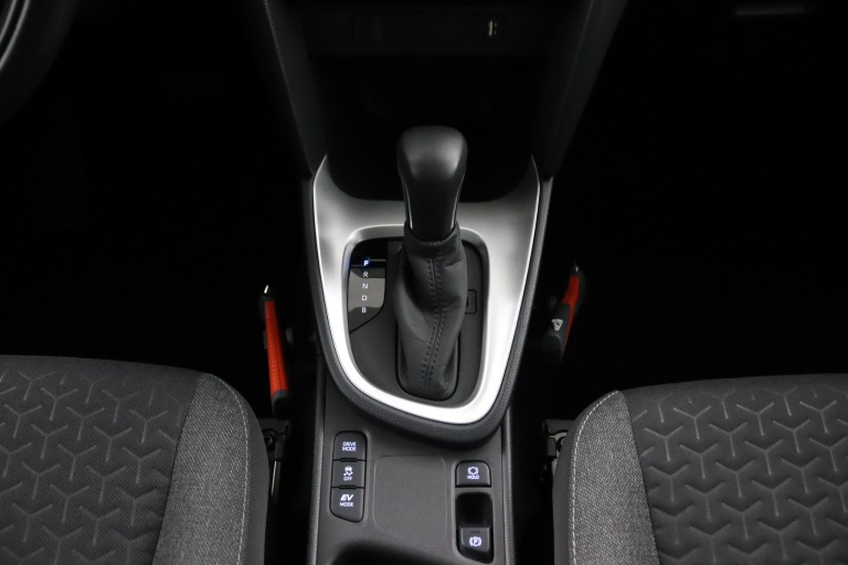 Toyota Yaris Cross - 1.5 Hybrid First Edition 24