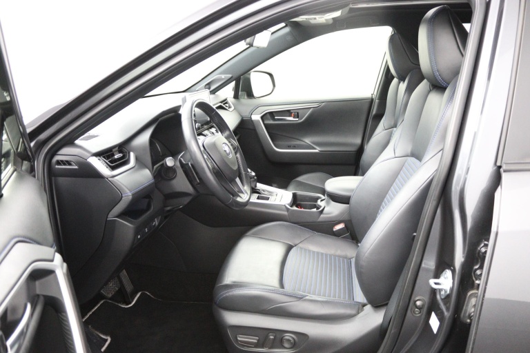 Toyota RAV4 - 2.5 Hybrid Bi-Tone 16